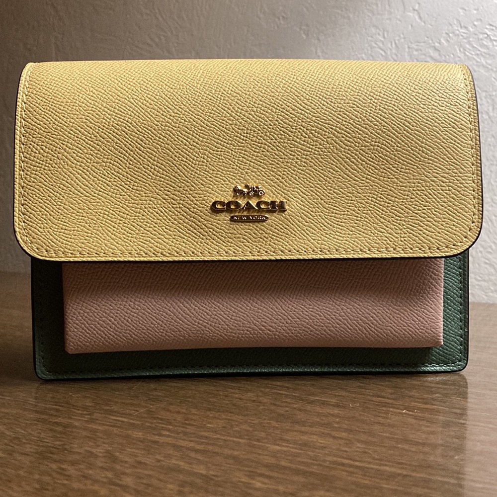 NEWCoach Vanilla Cream Multi Color Cross Body. Yellow, pink, green & Blue.
